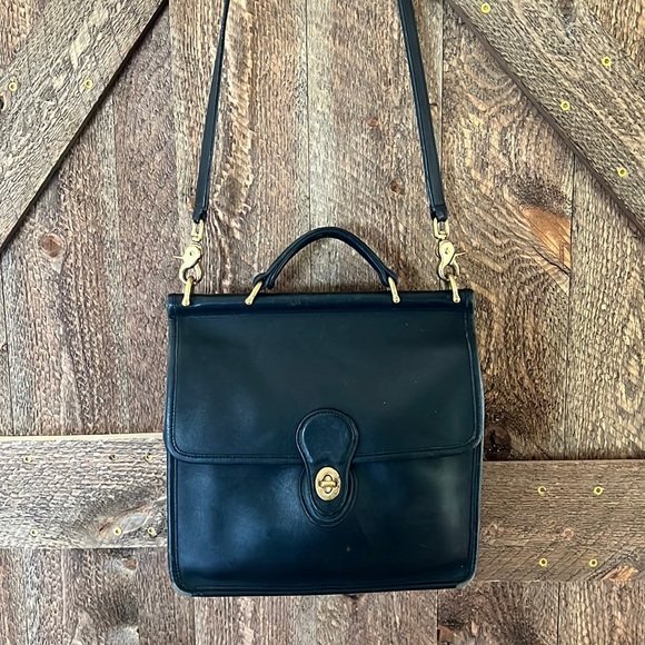 Vintage coach crossbody. - Picture 2 of 13